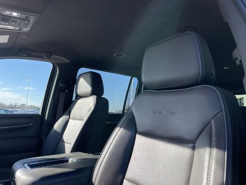 Used 2022 GMC Yukon XL Denali image 20