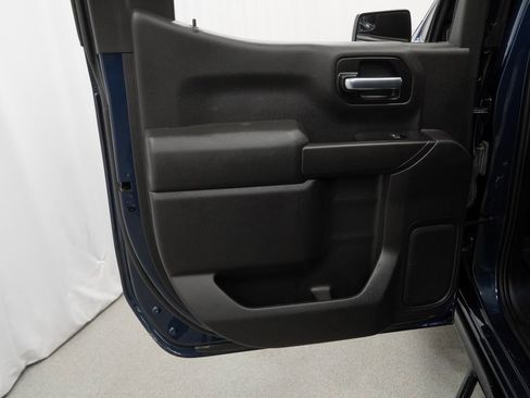 Used 2020 Chevrolet Silverado 1500 Custom w/ Custom Value Package image 40