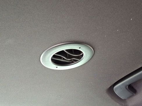 Used 2023 Chevrolet Traverse LT image 26