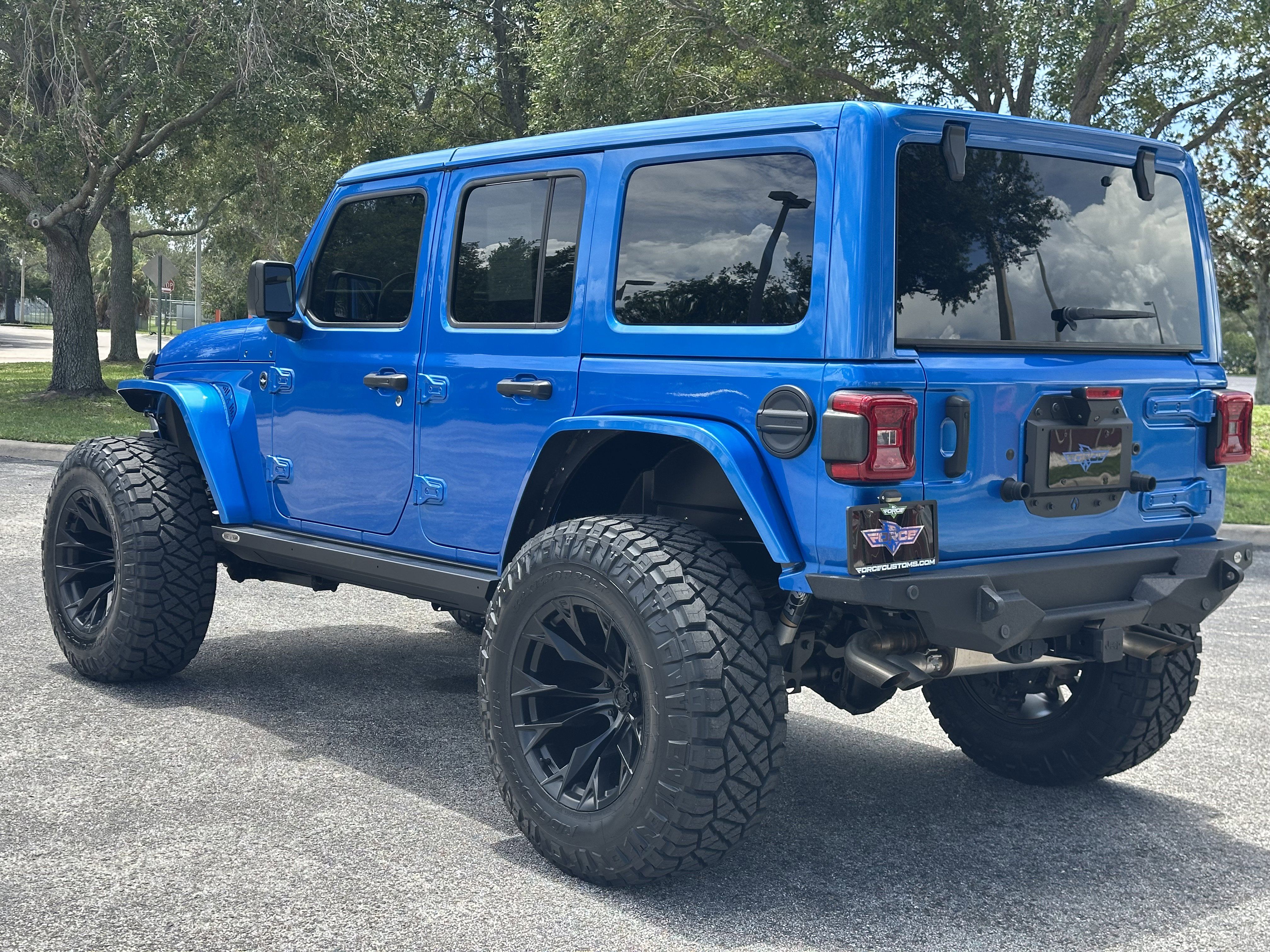 Used 2021 Jeep Wrangler Unlimited Rubicon w/ Dual Top Group AWD/4WD image 3