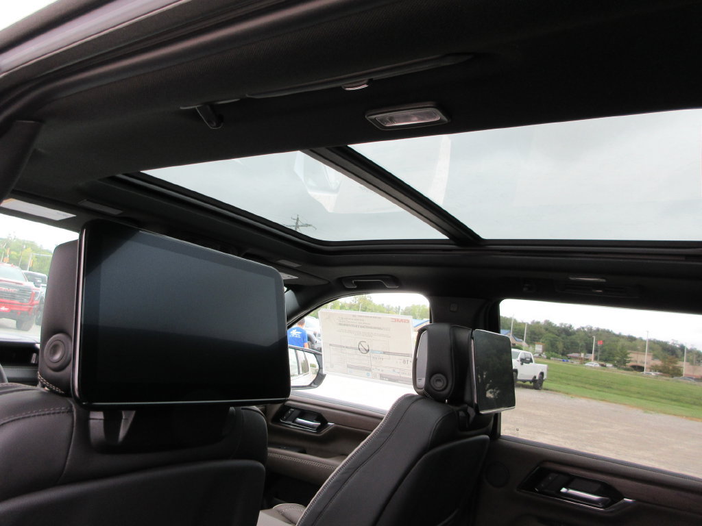 New 2026 GMC Yukon Denali Ultimate AWD/4WD image 14