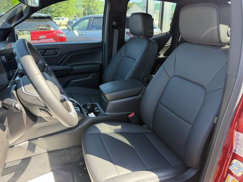 Used 2025 Chevrolet Colorado Trail Boss AWD/4WD image 17