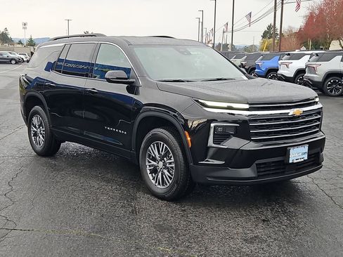 New 2026 Chevrolet Traverse LT image 8