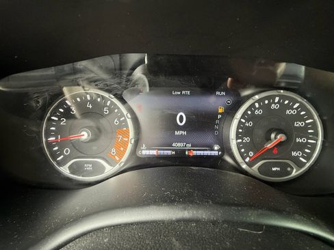 Used 2022 Jeep Renegade Altitude w/ Sun/Sound Group AWD/4WD image 14