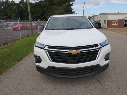 Used 2023 Chevrolet Traverse LS FWD image 3