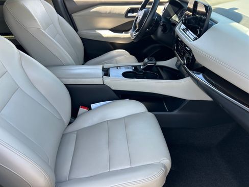 Used 2023 Nissan Rogue SL w/ SL Premium Package FWD image 18