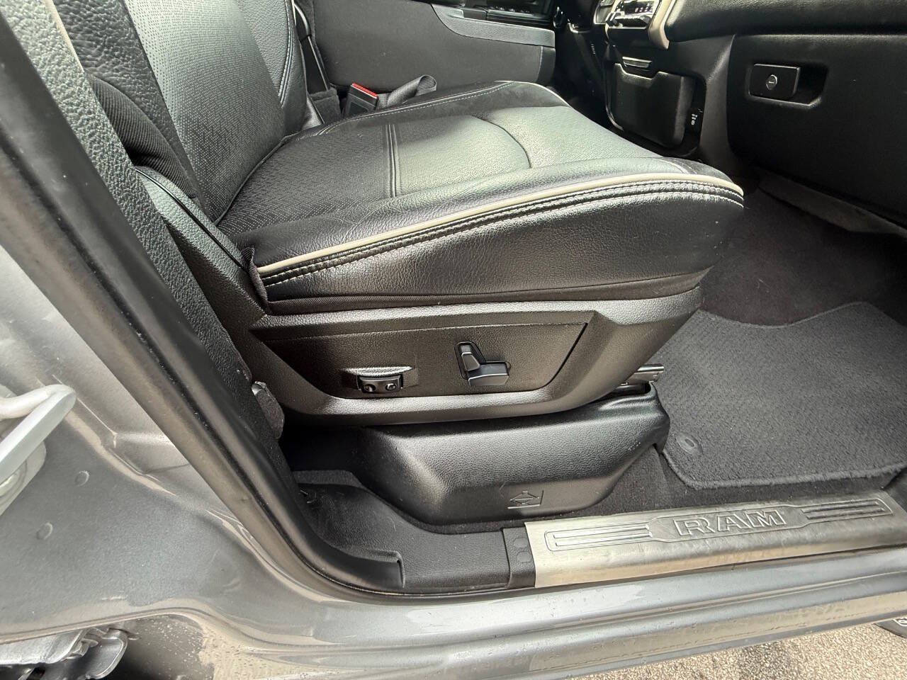Used 2020 RAM 2500 Laramie AWD/4WD image 31