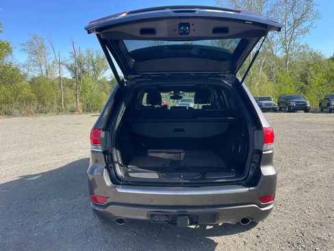 Used 2018 Jeep Grand Cherokee Overland image 12