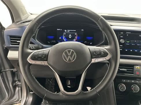 Certified 2023 Volkswagen Taos SE image 7