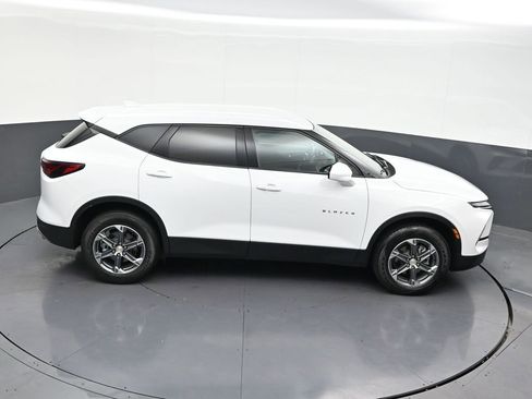 Used 2024 Chevrolet Blazer LT FWD image 25