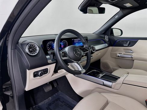 Certified 2025 Mercedes-Benz GLB 250 image 9