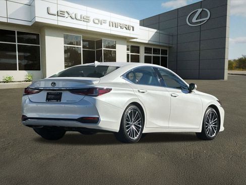 Certified 2025 Lexus ES 300h w/ Premium Package image 8