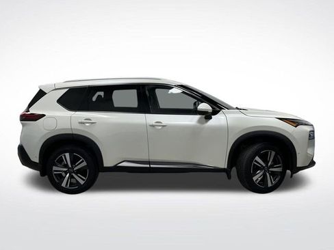 Used 2023 Nissan Rogue SL w/ SL Premium Package image 2