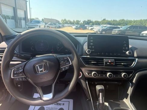 Used 2019 Honda Accord LX image 12