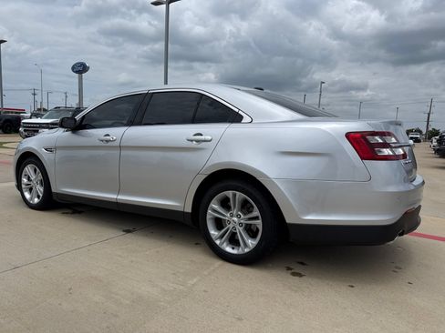 Used 2019 Ford Taurus SEL w/ Equipment Group 201A FWD image 4