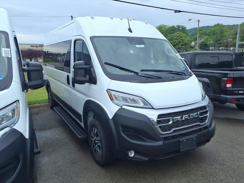 New 2026 RAM ProMaster 2500 w/ Quick Order Package 22H SLT+ FWD image 2