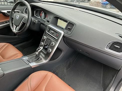 Used 2016 Volvo S60 T5 Premier w/ Convenience Package image 21
