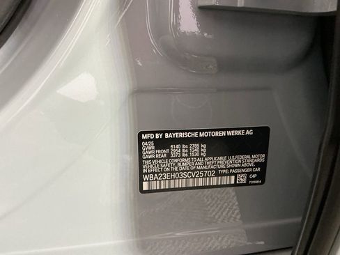 Certified 2025 BMW 740i w/ Premium Package RWD image 33
