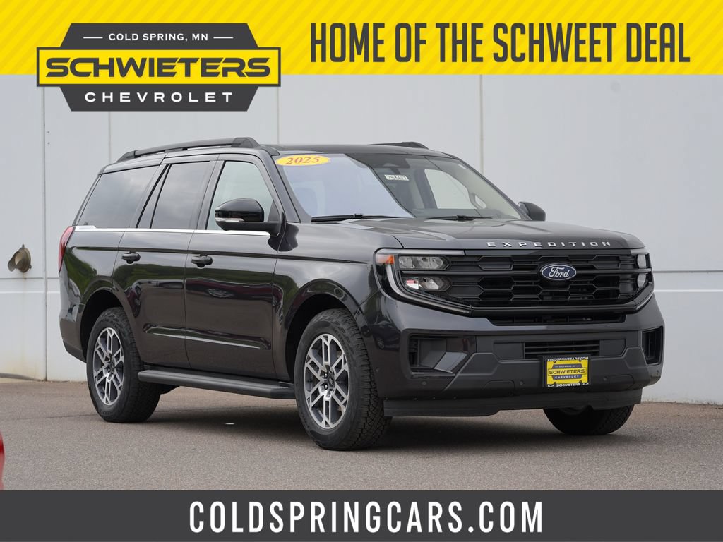Used 2025 Ford Expedition Active AWD/4WD image 1