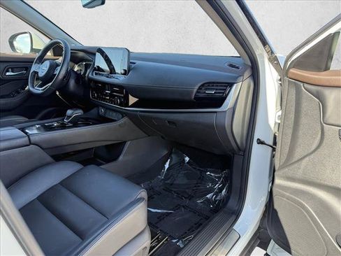 Used 2023 Nissan Rogue SL w/ SL Premium Package FWD image 12