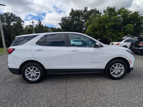 Used 2024 Chevrolet Equinox LT AWD/4WD image 2