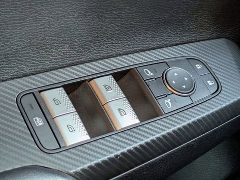 Used 2022 Mitsubishi Outlander SE image 24