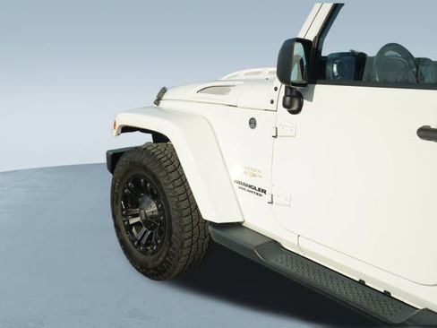 Used 2015 Jeep Wrangler Unlimited Sahara w/ Dual Top Group image 36