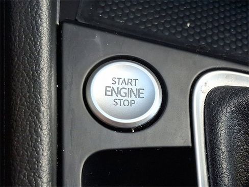 Used 2024 Volkswagen Jetta SE image 24