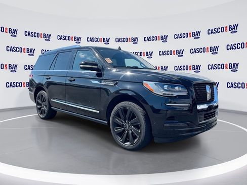 Used 2024 Lincoln Navigator Reserve AWD/4WD image 1