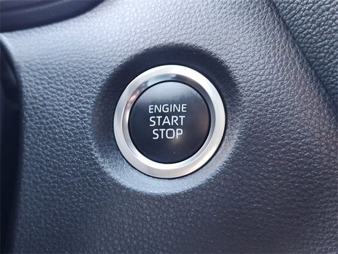 Used 2025 Toyota Corolla SE image 20