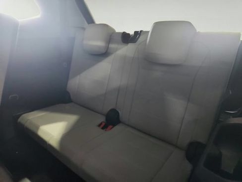 Used 2019 Volkswagen Tiguan SE FWD image 28