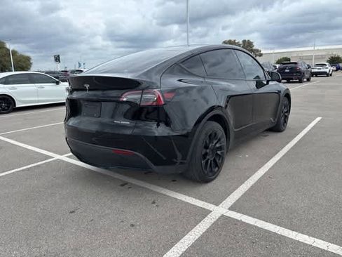 Used 2023 Tesla Model Y Long Range image 5
