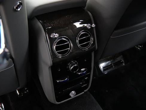 Used 2024 Rolls-Royce Cullinan w/ Cullinan Package AWD/4WD image 28