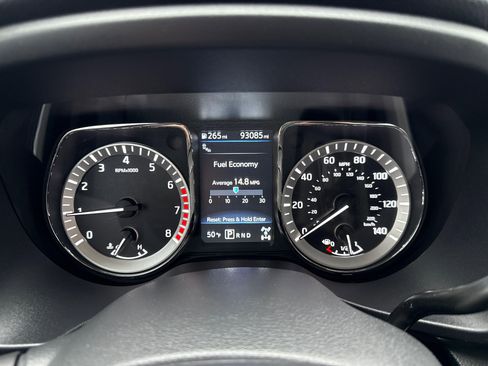 Used 2019 Nissan Titan PRO-4X w/ Pro-4x Convenience Package image 12