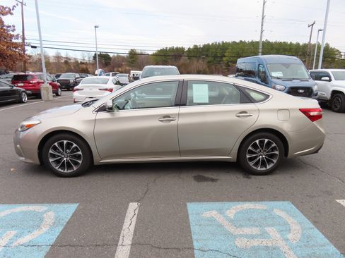 Used 2016 Toyota Avalon XLE Plus image 8