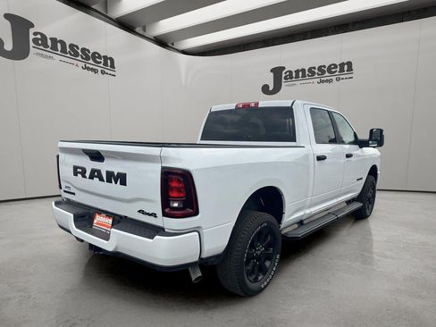 Used 2025 RAM 2500 Big Horn AWD/4WD image 4