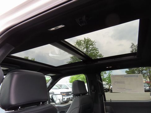 New 2025 Ford F150 Lariat w/ Equipment Group 502A High image 20