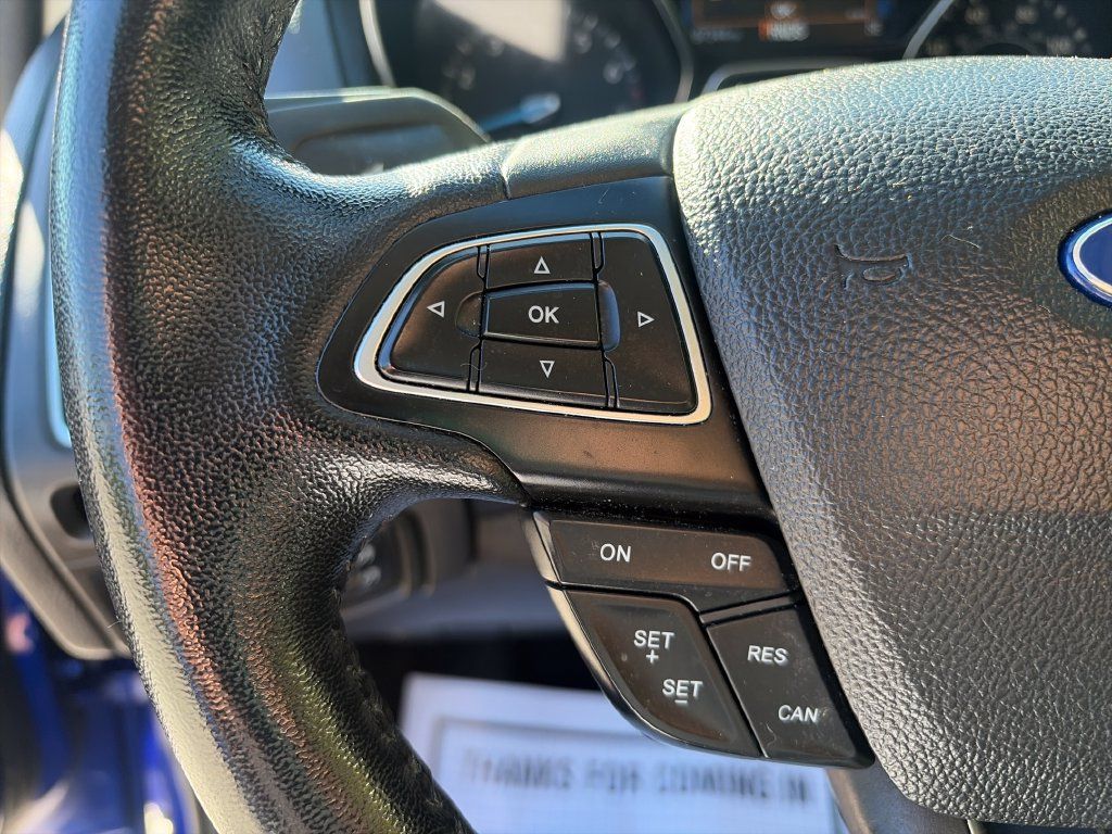 Used 2015 Ford Focus Titanium FWD image 31