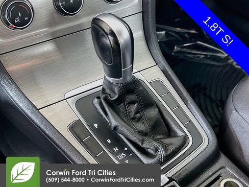 Used 2015 Volkswagen Golf S FWD image 10