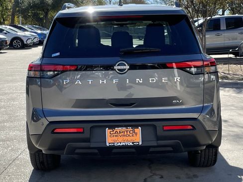 Used 2024 Nissan Pathfinder SV image 5