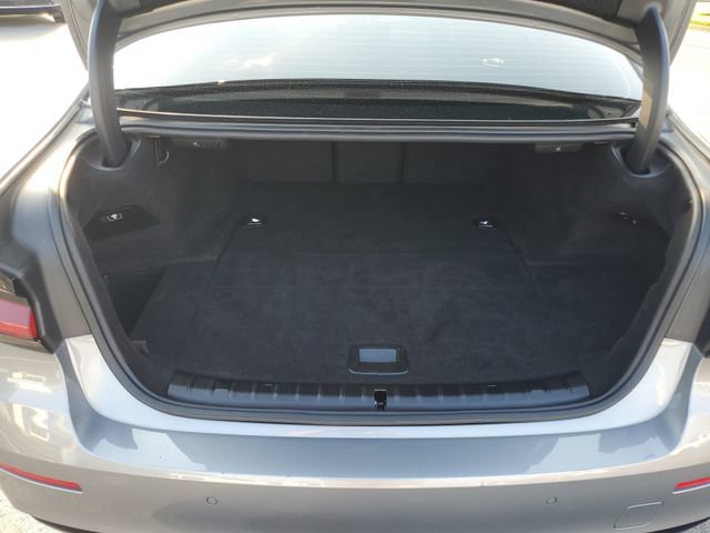 Used 2023 BMW 530e RWD image 8