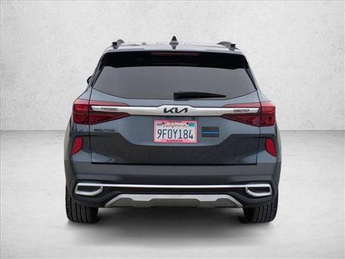 Used 2023 Kia Seltos SX w/ SX Sunroof Package AWD/4WD image 7