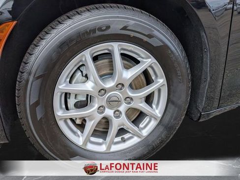 Certified 2024 Chrysler Pacifica Touring-L image 32