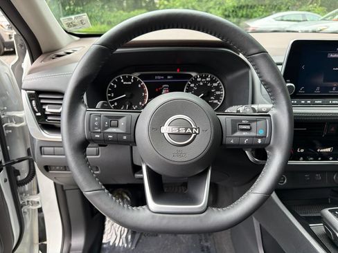 Used 2023 Nissan Rogue SV w/ SV Premium Package AWD/4WD image 21