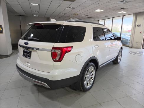 Used 2017 Ford Explorer Limited image 7