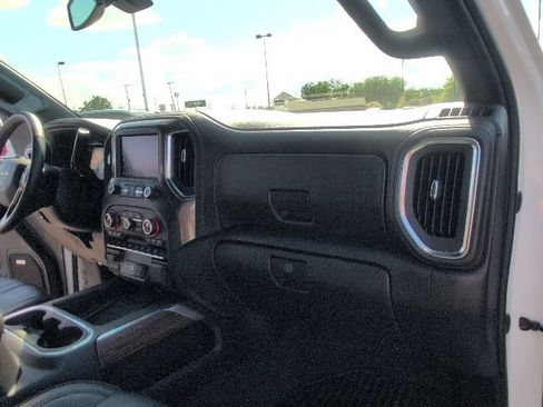Used 2021 Chevrolet Silverado 1500 High Country w/ Z71 Off-Road Package AWD/4WD image 41