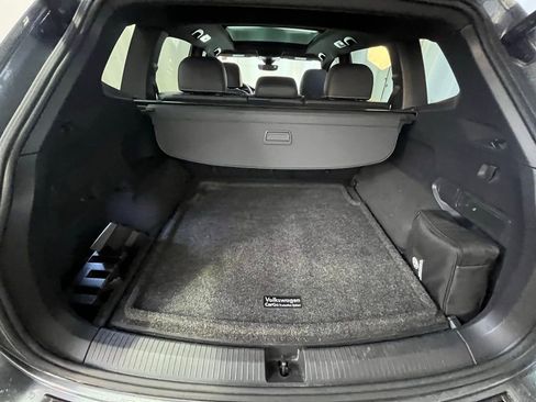 Certified 2023 Volkswagen Tiguan SEL R-Line image 30