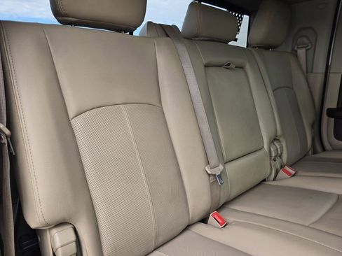 Used 2018 RAM 2500 Laramie w/ Cold Weather Group image 32