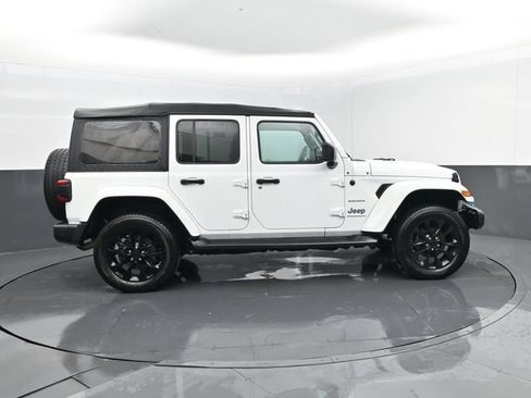 Used 2023 Jeep Wrangler Unlimited Sahara w/ Cold Weather Group AWD/4WD image 4