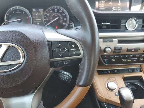 Used 2016 Lexus ES 350 w/ Premium Package w/Wood Trim FWD image 15